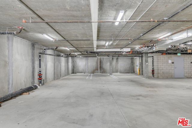1227 N Berendo Street, Los Angeles CA: https://media.crmls.org/mediaz/2df041b8-1b12-4413-8e17-4b1b89ea9102.jpg