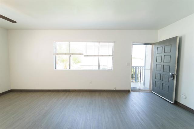 562 564 11Th St, Imperial Beach CA: https://media.crmls.org/mediaz/2df0d922-c811-480f-915e-91838d39fb13.jpg