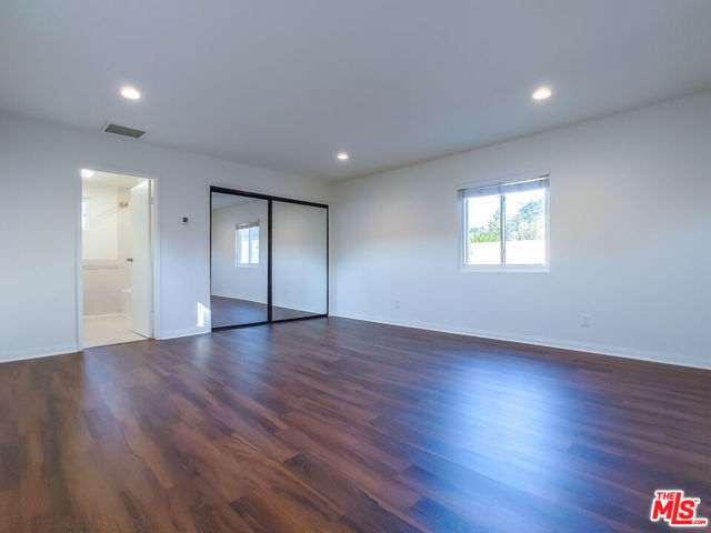 Extra Large Primary bedroom