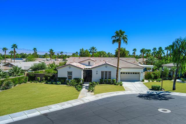 81207 Santa Rosa Court, La Quinta CA: https://media.crmls.org/mediaz/2df148bb-8db9-4d2c-b6e5-2c47e5fdc2a9.jpg