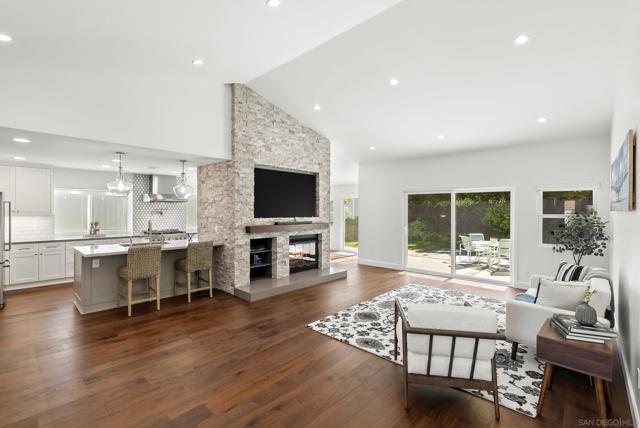 1458 Clark Court, Vista CA: https://media.crmls.org/mediaz/2df1b6b1-4763-45b9-98e0-244fd651ce17.jpg
