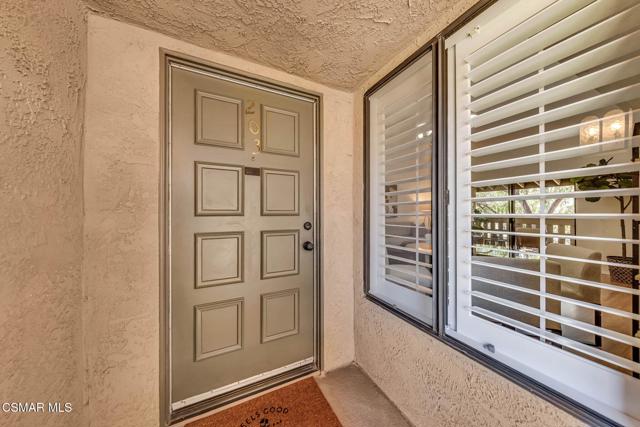 769 Birchpark Circle, Thousand Oaks CA: https://media.crmls.org/mediaz/2df1c985-95c9-4c85-af42-04794f99e4cf.jpg
