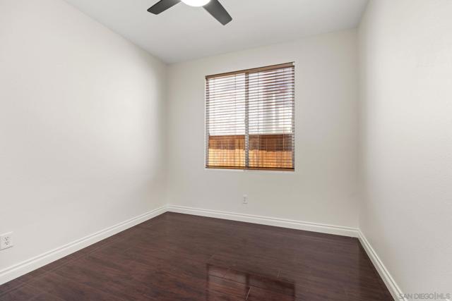 3083 Sprucewood Ln, Escondido CA: https://media.crmls.org/mediaz/2df1e6da-1783-442f-9a90-3901aa232512.jpg