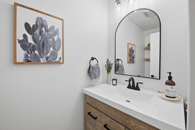 Detail Gallery Image 11 of 52 For 771 via Barquero, San Marcos,  CA 92069 - 3 Beds | 2/1 Baths