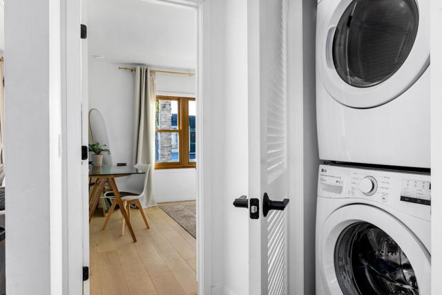 208 Capitola Avenue, Capitola CA: https://media.crmls.org/mediaz/2df2d302-7e1f-4f2d-a4a9-f1b915a48380.jpg