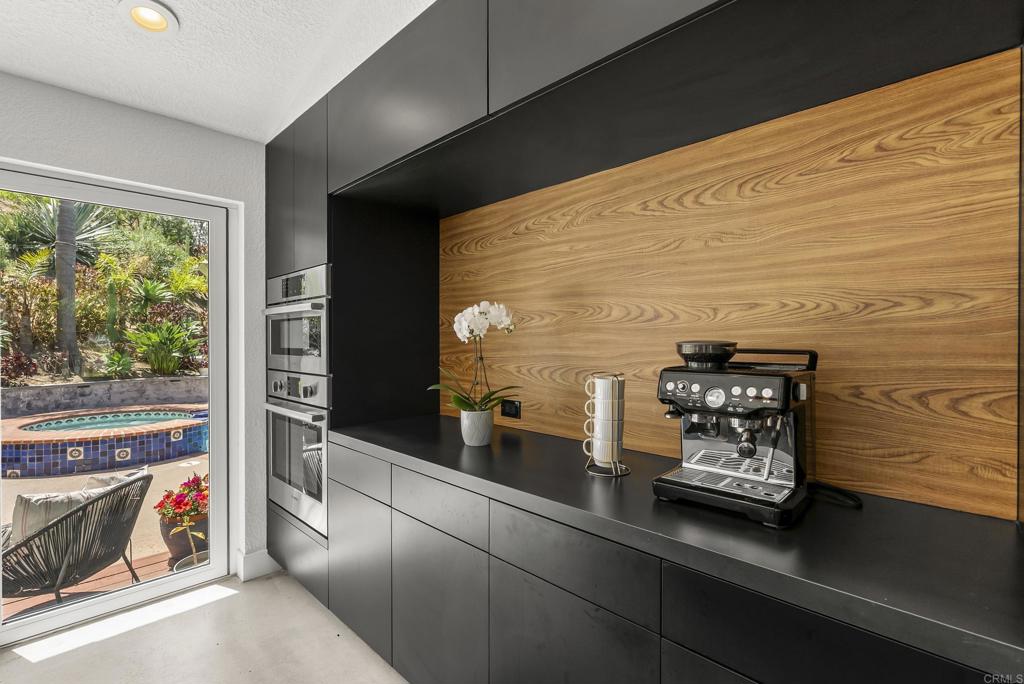 1609 Honeysuckle Court - photo 16