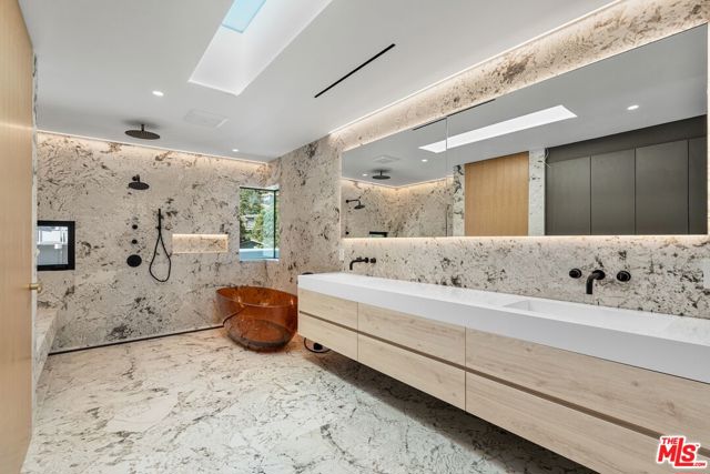 Drew Fenton | 2501 Banyan Drive Los Angeles CA | MLS: 7450499 Drew Fenton | 2501 Banyan Drive Los Angeles CA | MLS: 7450499