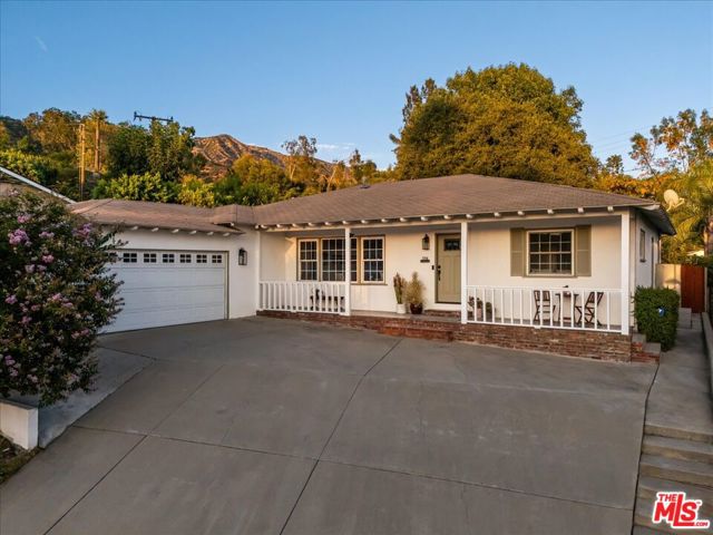 336 N Bradoaks Avenue, Monrovia CA: https://media.crmls.org/mediaz/2df3946c-3ea0-4a46-b8e5-df996ebdb0ab.jpg