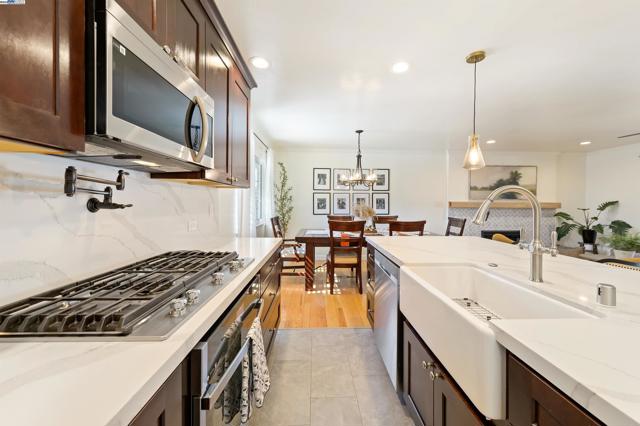 711 Catalina Drive, Livermore CA: https://media.crmls.org/mediaz/2df3da31-7382-422a-b190-d06f415fa0b7.jpg