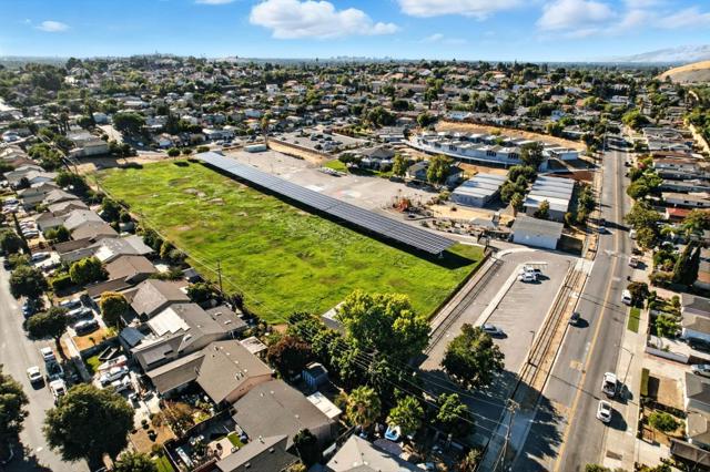 5024 Snow Drive, San Jose CA: https://media.crmls.org/mediaz/2df46343-95cf-4111-9196-8a2d57f4ebf5.jpg