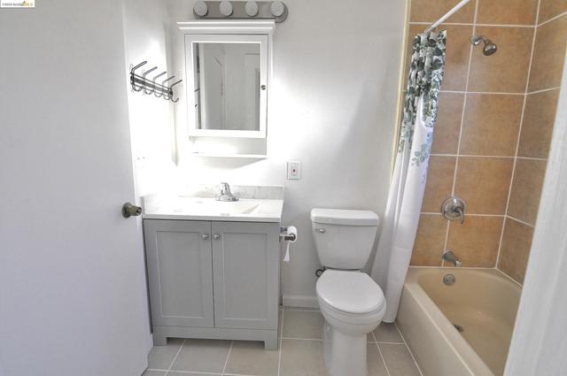 Image 7 of 27 For 3521 Midvale Ave