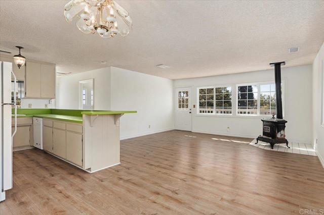 748 Old Oak Ridge, San Marcos CA: https://media.crmls.org/mediaz/2df53de7-2132-4074-b20c-880e09a07658.jpg
