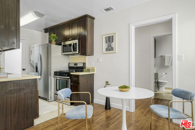 2402 Ocean Park Boulevard, Santa Monica CA: https://media.crmls.org/mediaz/2df61567-0551-466f-a793-bd17c0c9ae96.jpg