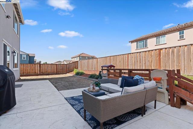 5360 Trimonti Cir, Antioch CA: https://media.crmls.org/mediaz/2df6c1da-52d8-439d-b985-d237bfa5211c.jpg