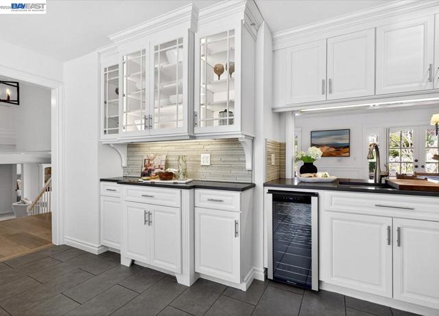 Image 12 of 60 For 976 Richard Ln