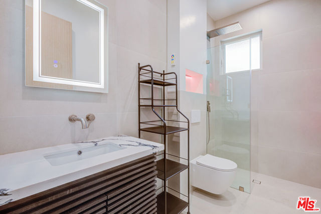 11334 Oxnard Street, North Hollywood CA: https://media.crmls.org/mediaz/2df7a746-51ec-4f02-9e83-6219953fa070.jpg