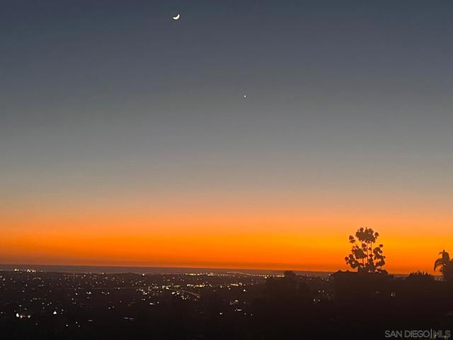9918 Heavenly Way, La Mesa CA: https://media.crmls.org/mediaz/2df7df28-1bc5-4fa1-a0de-cd0d65d42f36.jpg