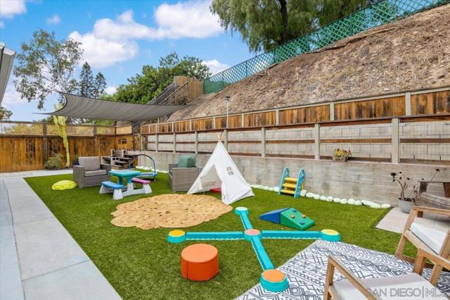 6212 Streamview Dr, San Diego CA: https://media.crmls.org/mediaz/2df8423c-79c4-42fe-b9cb-2af5572bbef5.jpg