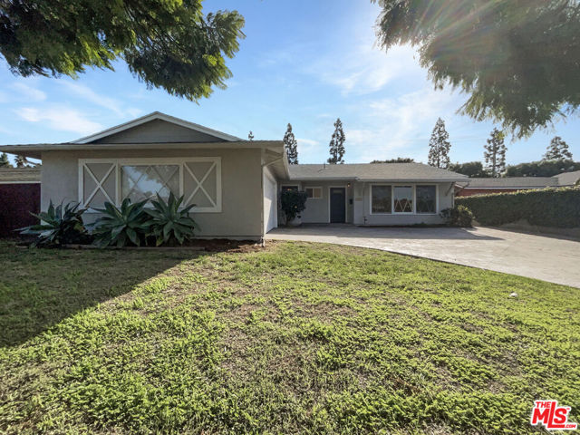 226 Calle La Sombra, Camarillo CA: https://media.crmls.org/mediaz/2df8e4cc-f3bf-404e-a63c-72a0efe18a0f.jpg