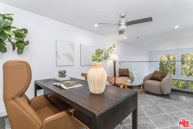 410 S Barrington Avenue, Los Angeles CA: https://media.crmls.org/mediaz/2df91f2e-6e22-40ca-b4bf-8f2d0b708af2.jpg