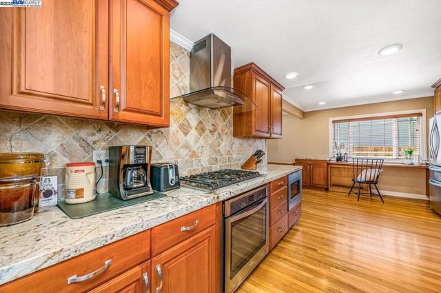 1429 Columbus Ave, Livermore CA: https://media.crmls.org/mediaz/2df93e4f-7640-4687-b17e-aa01418c50c2.jpg