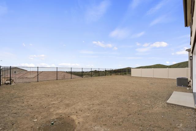 948 Visalia Pl, San Marcos CA: https://media.crmls.org/mediaz/2df961cb-b556-4eb4-b898-8f9ca5d4514c.jpg