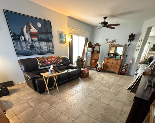 1992 Warwick Street, San Jacinto CA: https://media.crmls.org/mediaz/2df96591-4464-4736-8efd-430732ea80ca.jpg