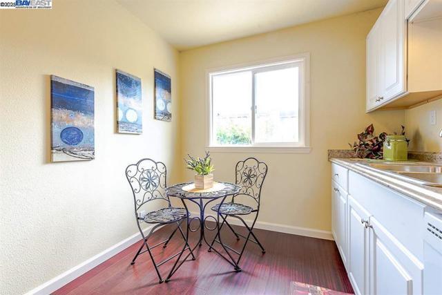 27895 Bruno St, Hayward CA: https://media.crmls.org/mediaz/2df9e896-bcbd-4e88-a413-d53865e7a830.jpg