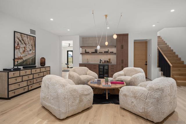 6323 Mimulus, Rancho Santa Fe CA: https://media.crmls.org/mediaz/2dfa5e67-dd54-4677-a541-699d702a4a9f.jpg