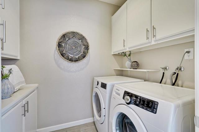 304 Windmill Park Lane, Mountain View CA: https://media.crmls.org/mediaz/2dfab06c-b9b7-4aa5-95f5-3cfd5b8e1273.jpg