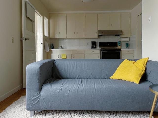 168170 Bernard Street, San Francisco CA: https://media.crmls.org/mediaz/2dfb4011-bae4-4dd4-a03f-41f062cc9231.jpg