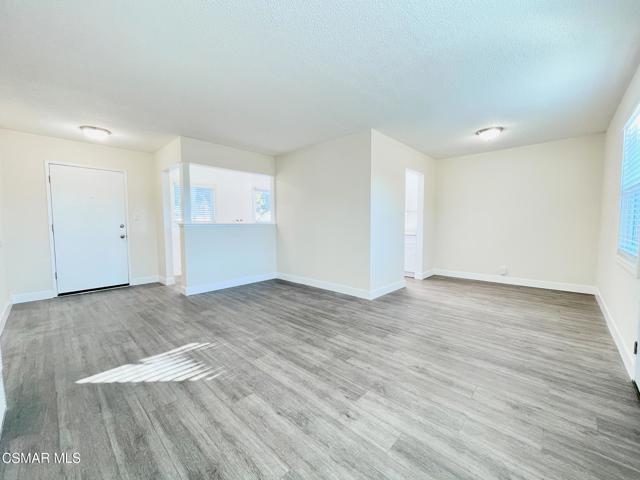 2057 Magnolia Street, Simi Valley CA: https://media.crmls.org/mediaz/2dfb6f20-d353-47e0-9fd4-4baefd476204.jpg