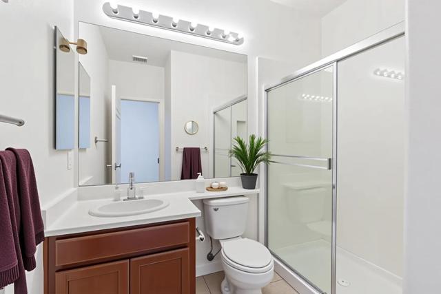 423 Riley Court, Tracy CA: https://media.crmls.org/mediaz/2dfbef00-9ae7-400d-984e-09d1b6f490e1.jpg