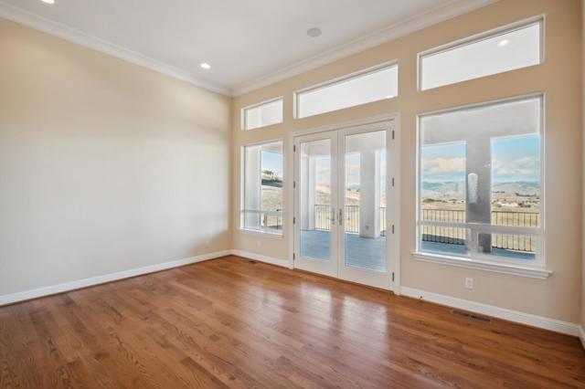 4165 Ashford Circle, Hollister CA: https://media.crmls.org/mediaz/2dfc15ce-c07b-40eb-817d-710fdb5da76d.jpg