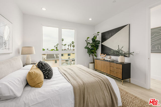 1248 Lodi Place, Los Angeles CA: https://media.crmls.org/mediaz/2dfc6b36-f8ce-4b8f-a3e4-10f342005274.jpg