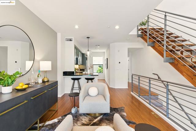 1213 67Th St, Oakland CA: https://media.crmls.org/mediaz/2dfc9fdc-90f9-44ca-ae5b-514d6f697a6e.jpg