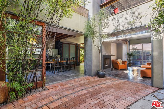 927 Amoroso photo 15