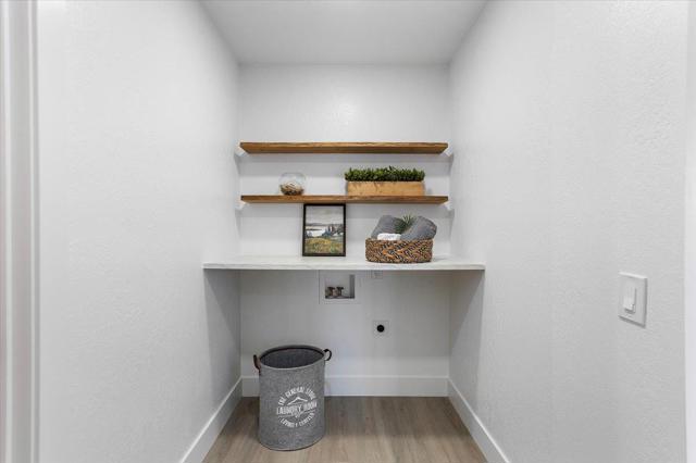 17060 Lon Road, Los Gatos CA: https://media.crmls.org/mediaz/2dfcf1d1-829a-4698-bbc0-3a38d00fe0fc.jpg