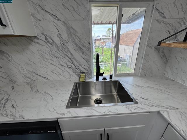3505 Gateway Rd, Bethel Island CA: https://media.crmls.org/mediaz/2dfd91b2-1776-45b3-9525-0b070d60e3c1.jpg