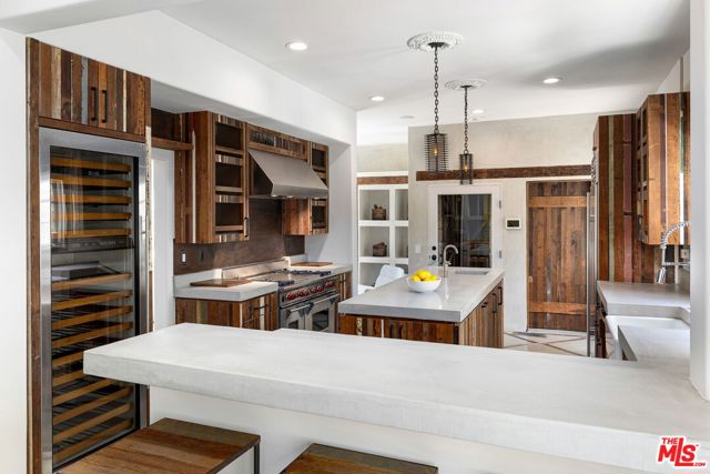 8249 Marmont Lane, Los Angeles CA: https://media.crmls.org/mediaz/2dfdab5f-aff0-497f-9cd1-1f4c53db9cd0.jpg