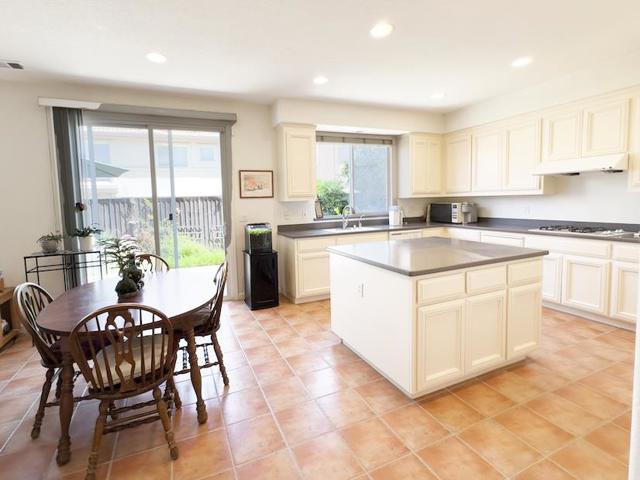 1675 Via Cortina, San Jose CA: https://media.crmls.org/mediaz/2dfdd892-0a02-4d65-9ad2-fb11d3b6b751.jpg