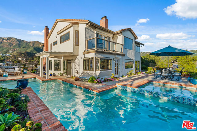 23255 W Paloma Blanca Drive, Malibu CA: https://media.crmls.org/mediaz/2dfe128e-94d5-4188-aebe-abbfceecc465.jpg