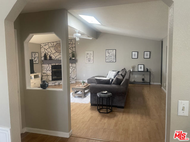 5001 W Florida Avenue, Hemet CA: https://media.crmls.org/mediaz/2dfea90c-7499-4474-9e65-1150fa7e4644.jpg