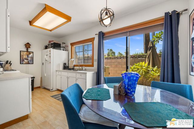 587 S Calle Ajo, Palm Springs CA: https://media.crmls.org/mediaz/2dfedb47-24b8-4302-9b15-f397b212a6cf.jpg