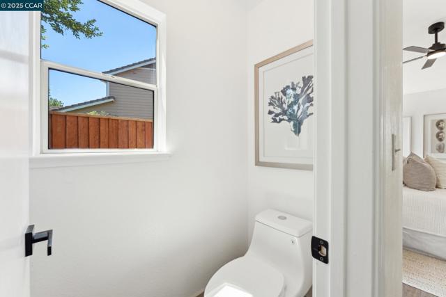 3075 Shiles Loop, Brentwood CA: https://media.crmls.org/mediaz/2dff2830-2a88-4477-b69f-6c7ebac82cf2.jpg