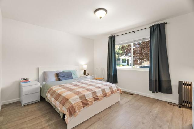 12 Church Street, Mountain View CA: https://media.crmls.org/mediaz/2dff3ed2-e6f2-4319-a877-fc10ca59d6d0.jpg