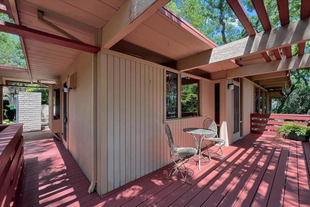 16310 Oakhurst Drive, Monte Sereno CA: https://media.crmls.org/mediaz/2dff481f-49b8-46b4-bc61-75f4ae2c8079.jpg