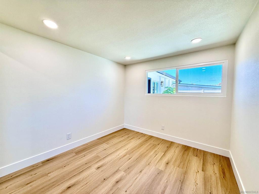 MLS #250034460SD img 20