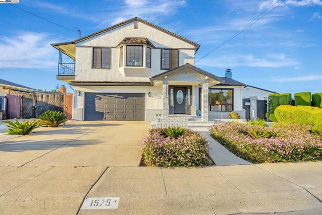1575 Via Lucas, San Lorenzo CA: https://media.crmls.org/mediaz/2e001dd6-b909-444f-a0a3-6a24f72edbde.jpg