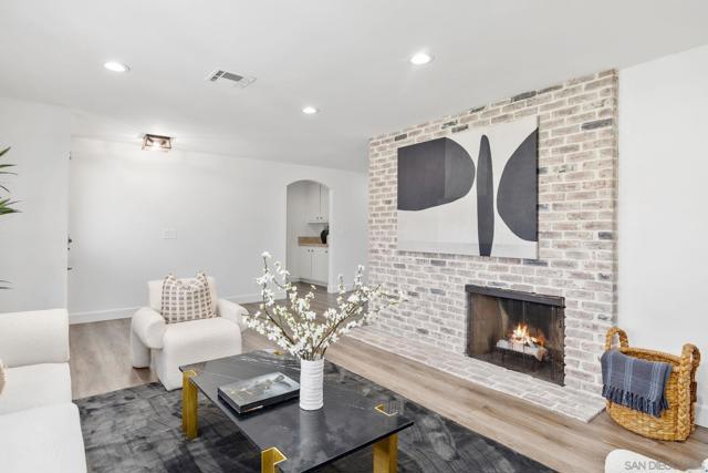 17268 Bernardo Oaks Dr, San Diego CA: https://media.crmls.org/mediaz/2e0052a3-bc1e-42ae-969c-a766497a8456.jpg